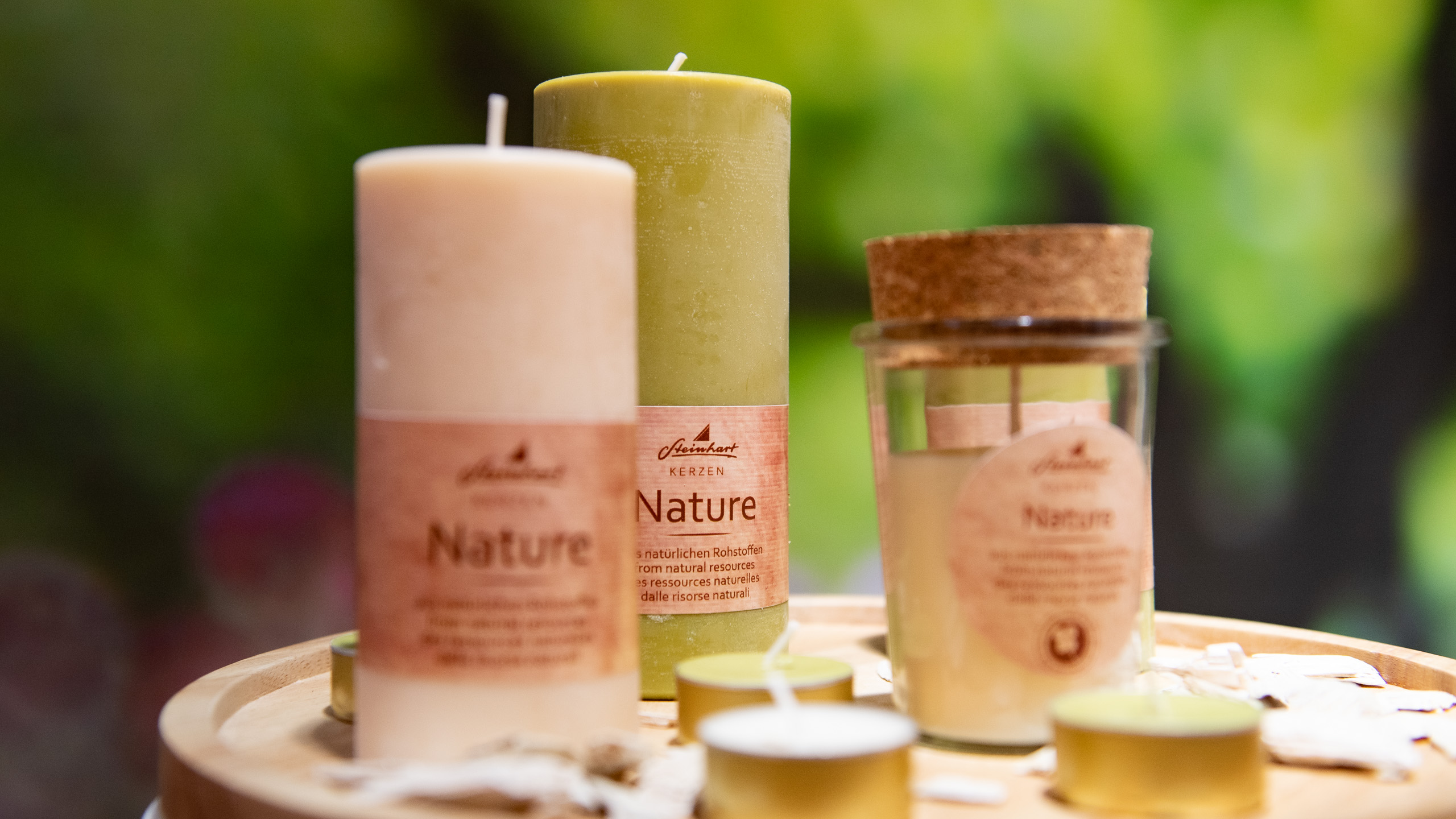 The candles from Gebr. Steinhart's Nature line are made from natural renewable raw materials such as rapeseed wax. Photo: Messe Frankfurt/Pietro Sutera