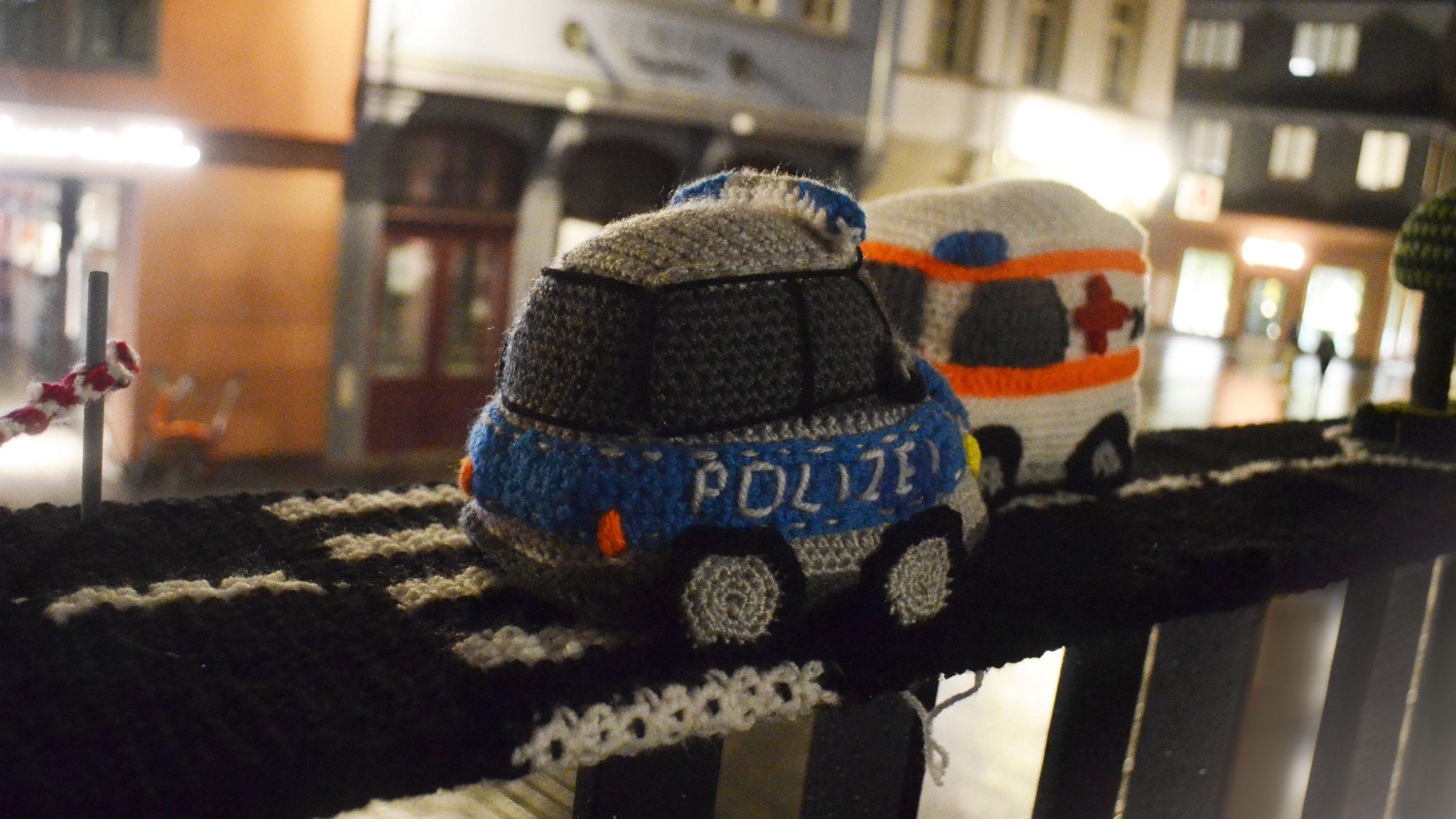 Strick Polizeiauto