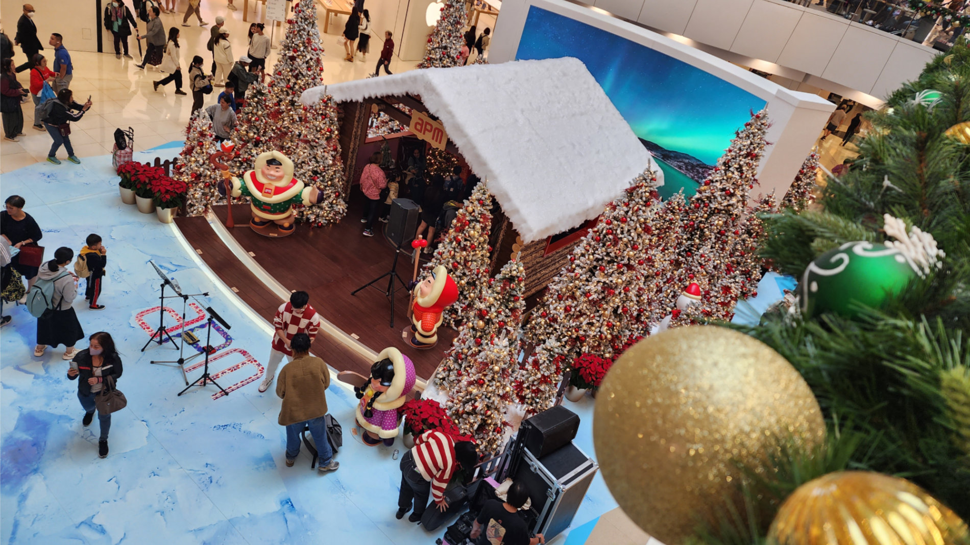 Hong Kong Einkaufszentrum mit weihnachtlicher Dekoration