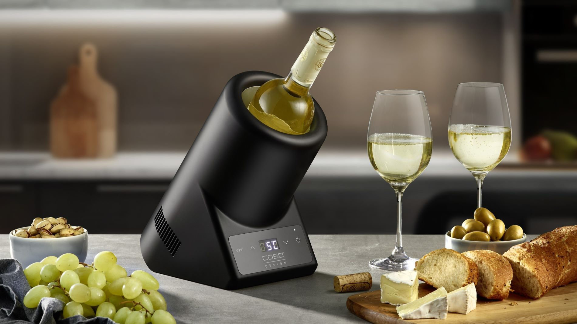 “VinoCase Black” bottle cooler from Caso Design