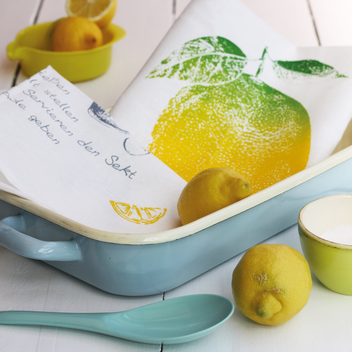 Frisch-fruchtig bedruckt; Küchentücher und Schürze von Frohstoff ©Frohstoff