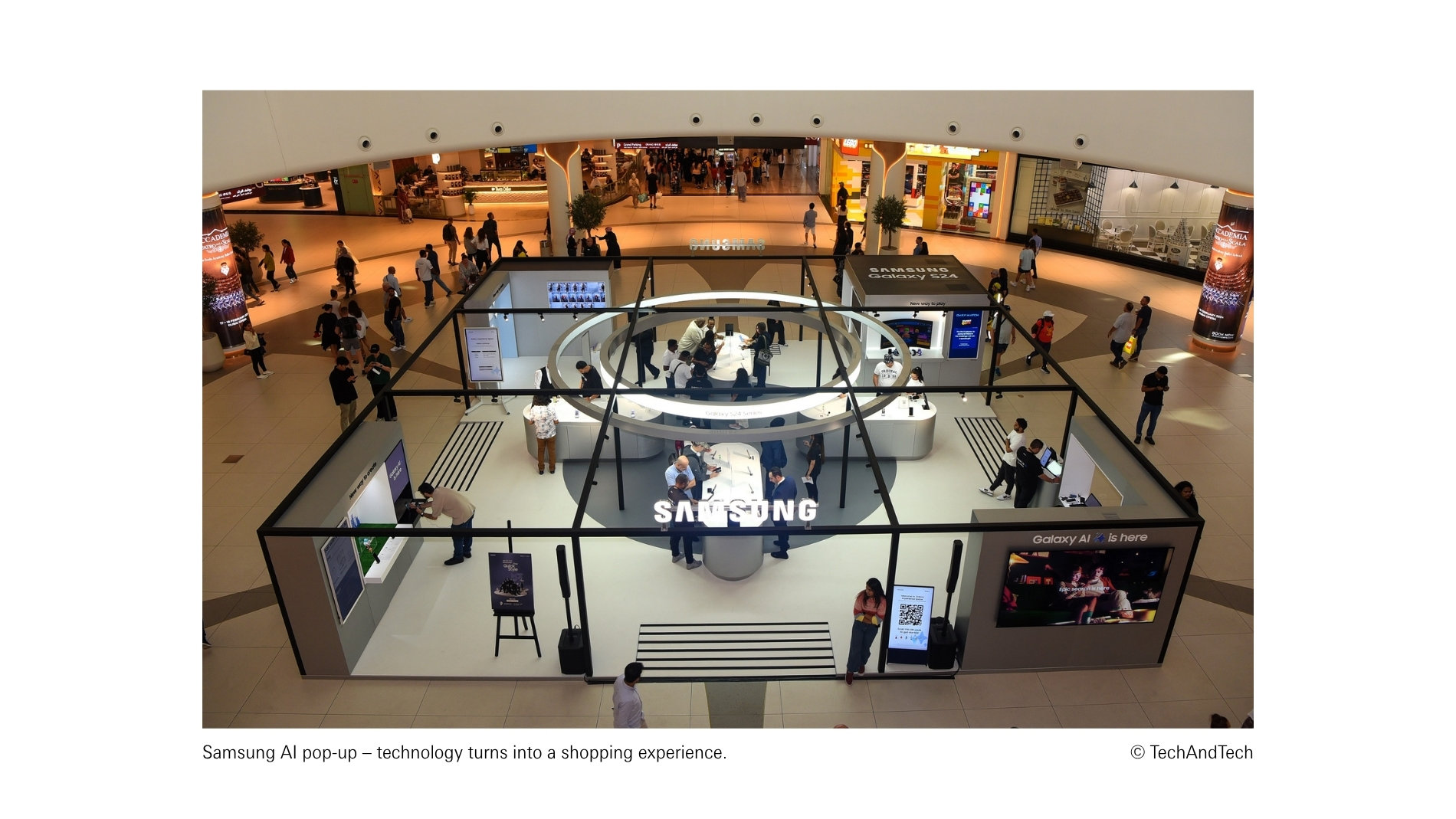 Samsung AI pop-up at The Dubai Mall – interactive shopping experience where technology meets brand presentation.