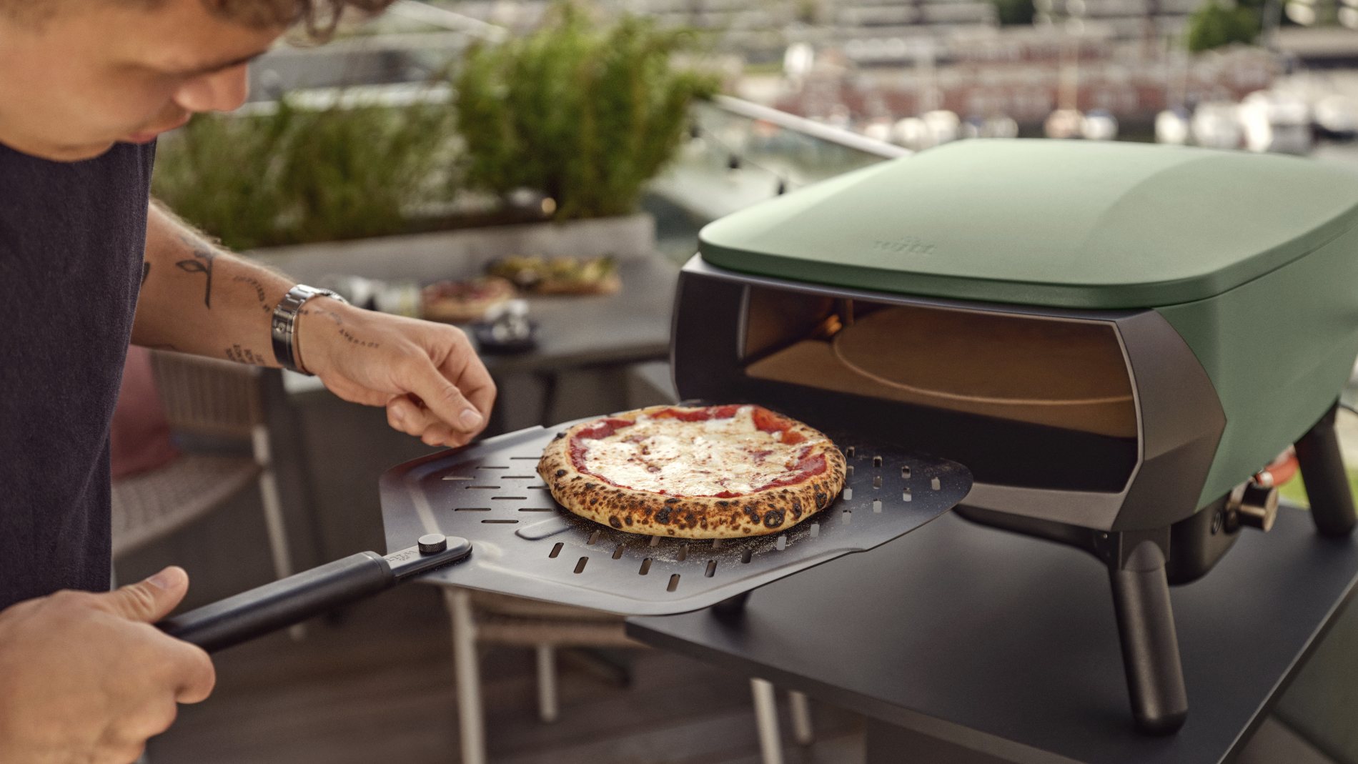 'Piccolo Rotante' pizza oven from Witt