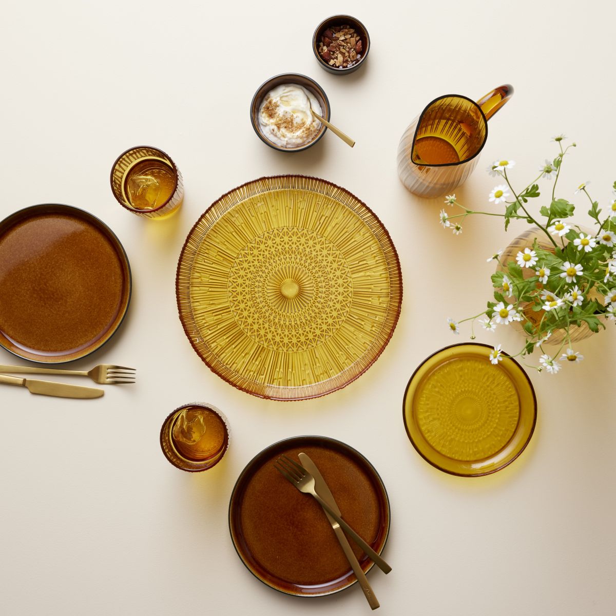 Tableware and glass by Bitz